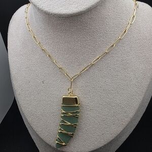 Gold Chain Necklace with Green Chalcedony Pendant (1862)